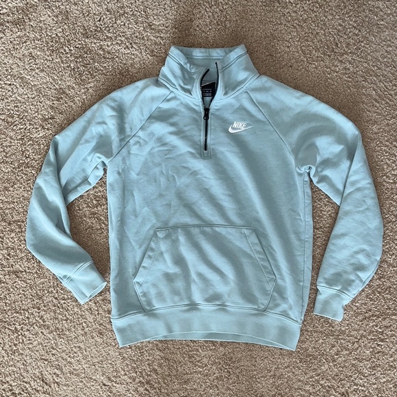 Nike Tops - Nike sweatshirt